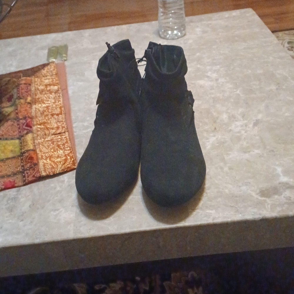 Girls boots